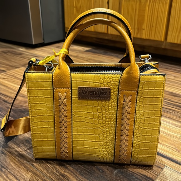 Wrangler leather strap purse - Picture 2 of 6